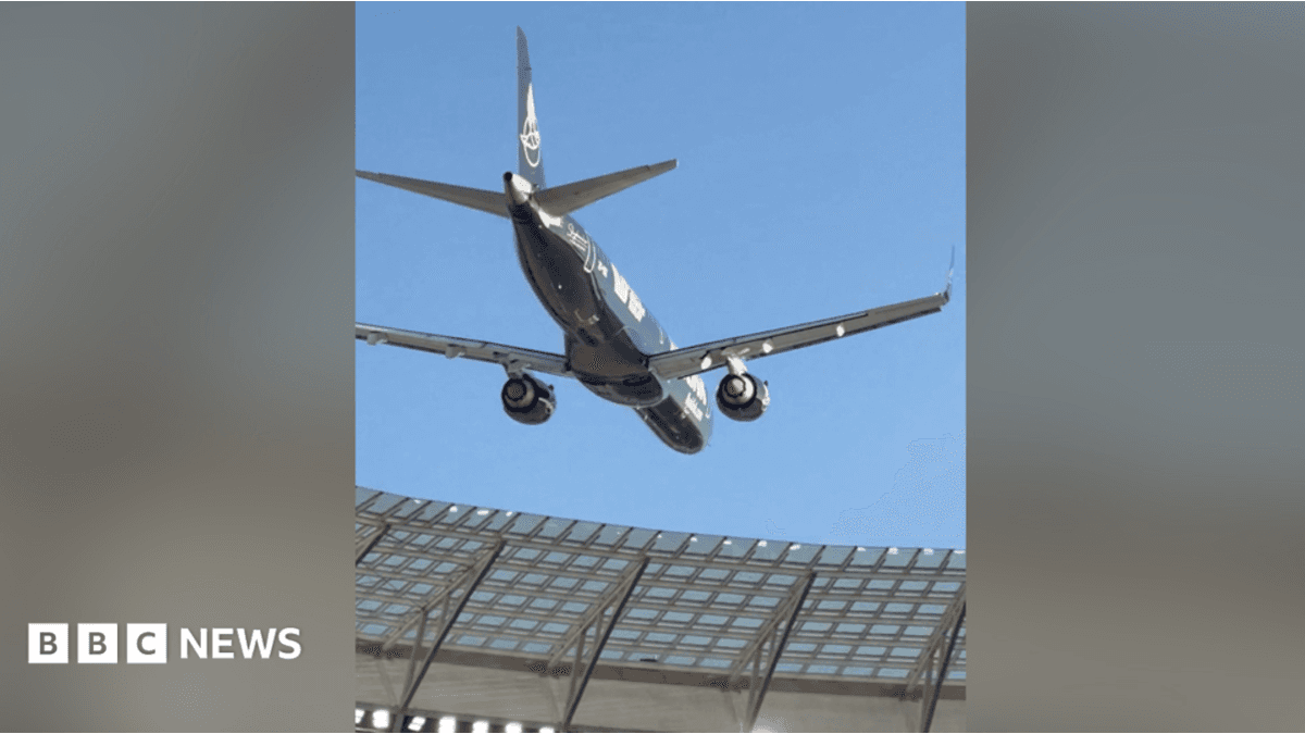 South African Airlink Defends Low-Altitude Flypast Over Moses Mabhida Stadium