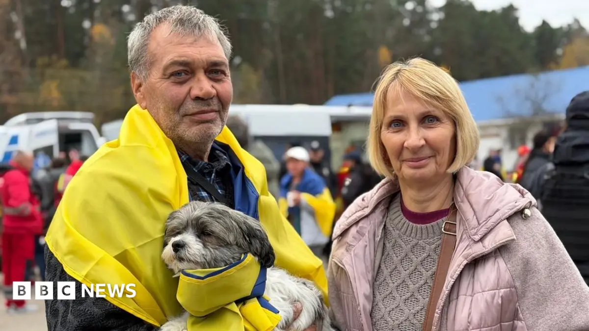Ukrainians Evacuated from Oleshky Describe Years of Russian Occupation, Minefield Crossings