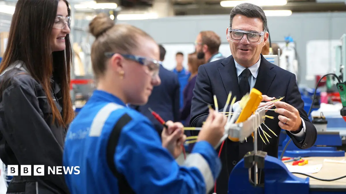 UK Prime Minister Labels One Million Youth Not in Work a 'Catastrophe'