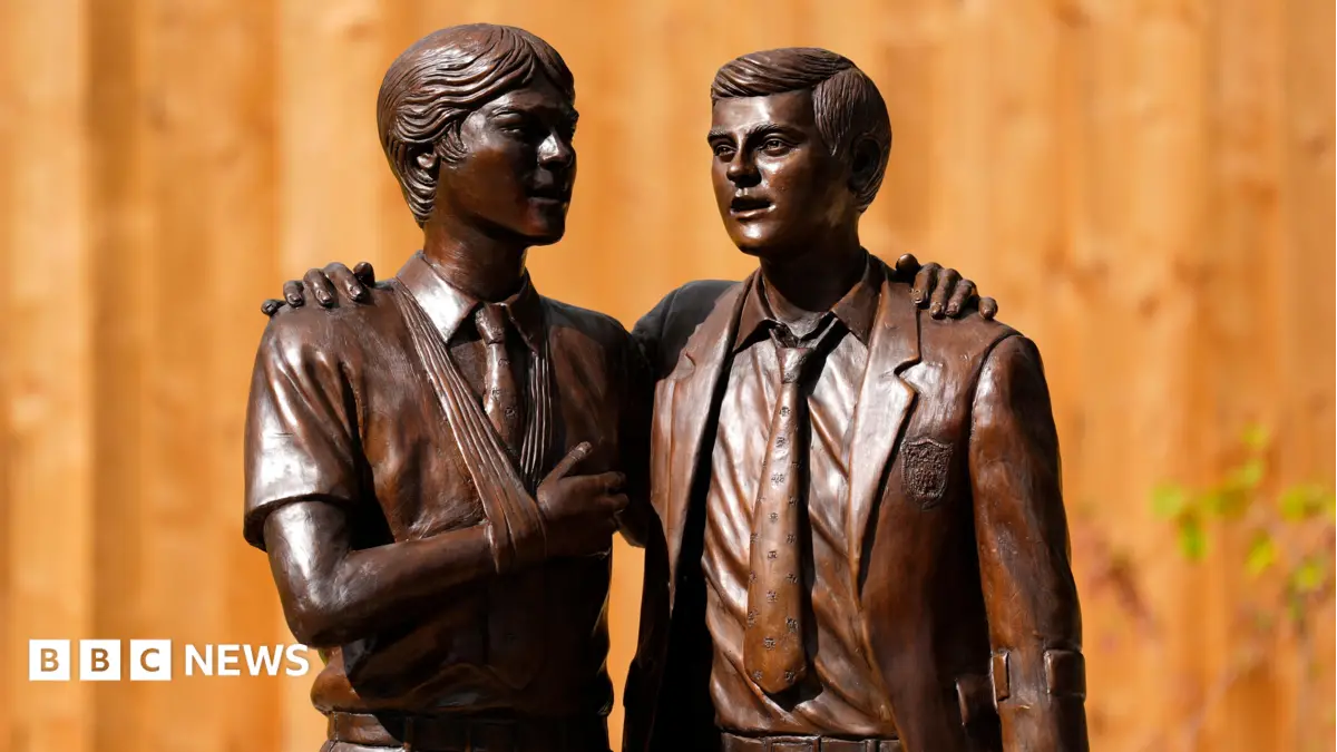 Campaigners Unveil Memorial for UK Boarding School Pupils Contaminated with HIV and Hepatitis