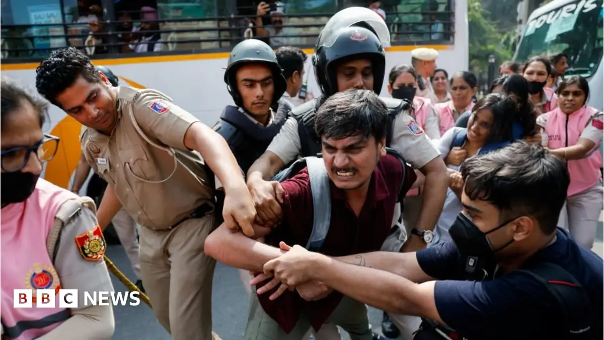 Hundreds Detained in Delhi as Authorities Suppress Farmers' Protest March