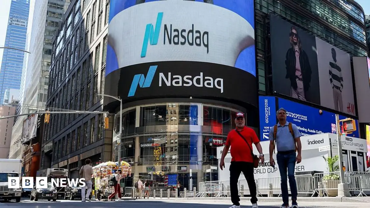 US Tech Stocks Plummet as Intel Shares Decline Over Artificial Intelligence Expenditure