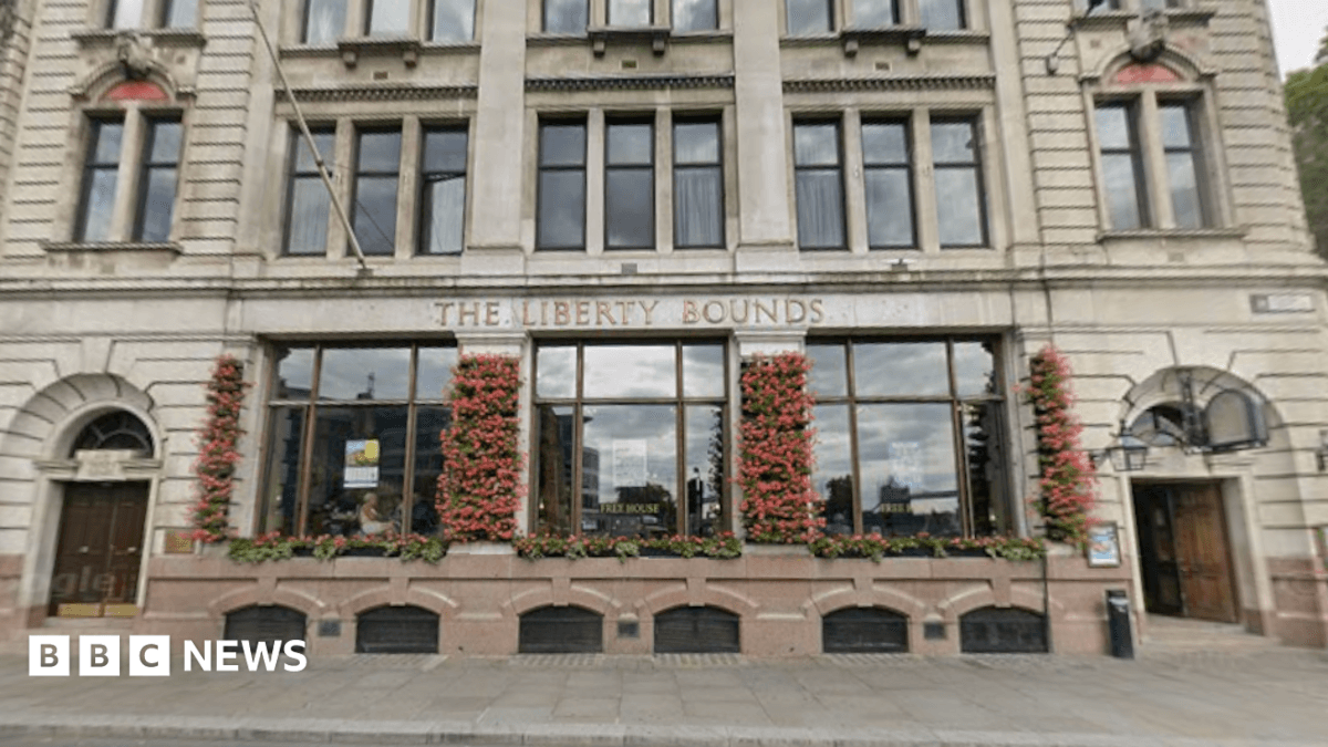 Scammers Divert Hotel Bookings to Wetherspoon Pub, Families Stranded in Edinburgh