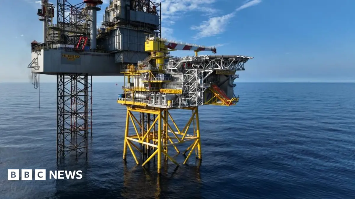 UK Treasury Calculates Trillion-Pound Sovereign Wealth Fund Potential from North Sea Oil