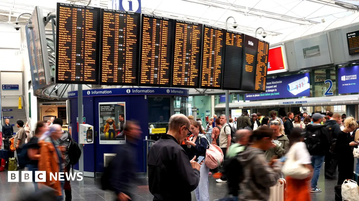 90-Second Power Cut Paralyzes London Waterloo Rail Services, Stranding Commuters