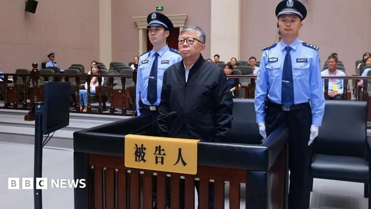 Chinese Court Hands Death Sentence to State Bank Official for $325 Million Bribery