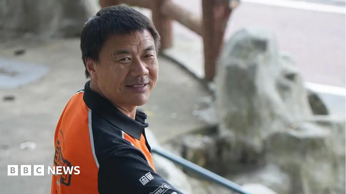 Food Delivery Rider Wang Jibing Awarded China's Prestigious Lu Xun Literary Prize