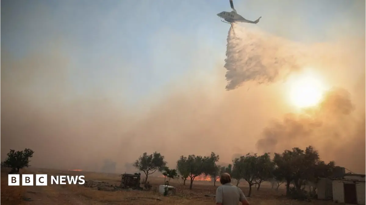 Two Helicopters Collide During Greek Wildfire Operations, One Pilot Dies