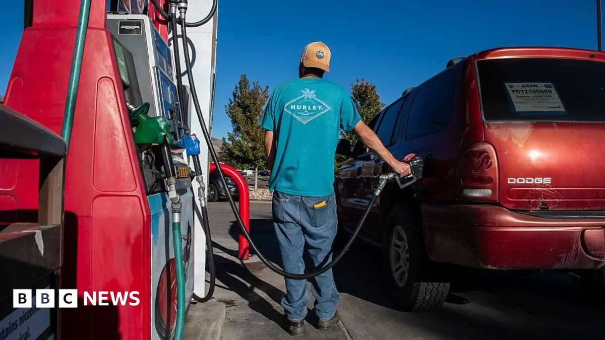Trump Considers Petrol Price Reduction Measures Ahead of US Midterm Elections