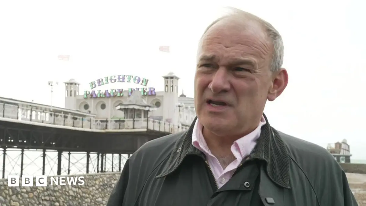 Ed Davey Positions Liberal Democrats as "Firewall" Against Nigel Farage at Party Conference