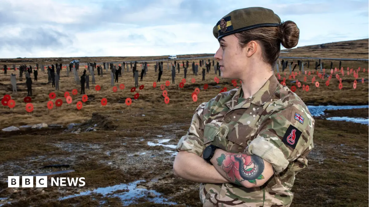 British Servicewomen Report Persistent Issues with Ill-Fitting Military Equipment