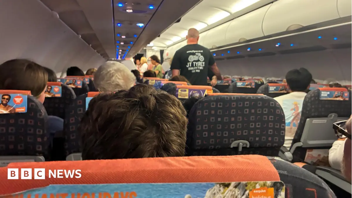 Gatwick Runway Blocked: EasyJet Diversions and Fuel Shortages Disrupt Flights