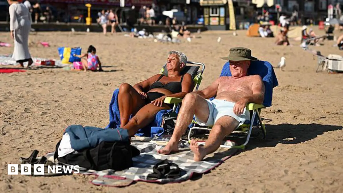 UK Economy Grows 0.4% in Second Quarter, Driven by June Heatwave and World Cup Spending