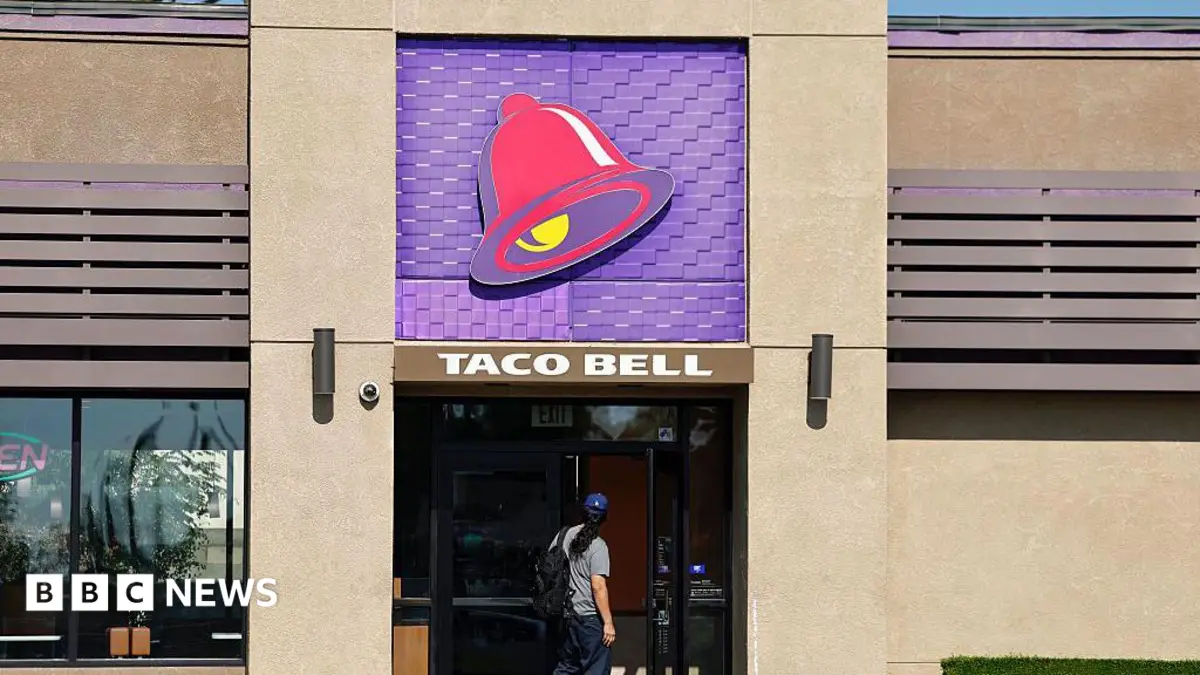Taco Bell Withdraws Lettuce From US Restaurants Over E. Coli Contamination Risk