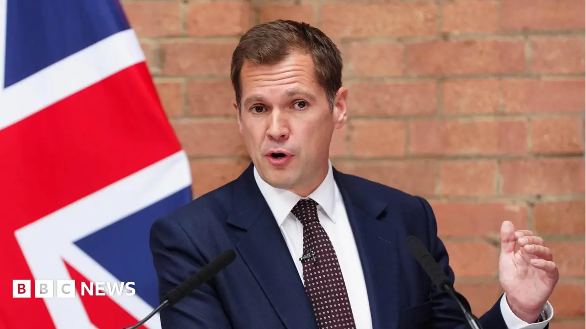 Robert Jenrick Proposes £30 Rebate for HMRC Callers Facing Thirty-Minute Delays