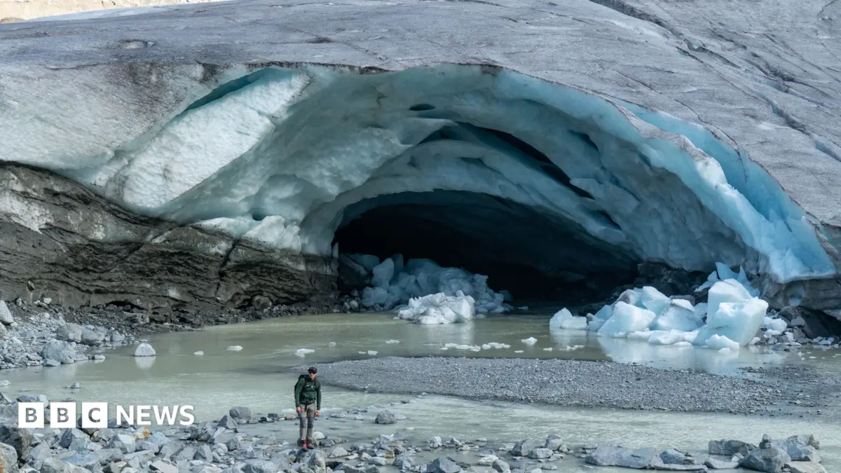 Swiss Glaciers Lose 10% Volume in Two Years, Threatening Alpine Water Reserves