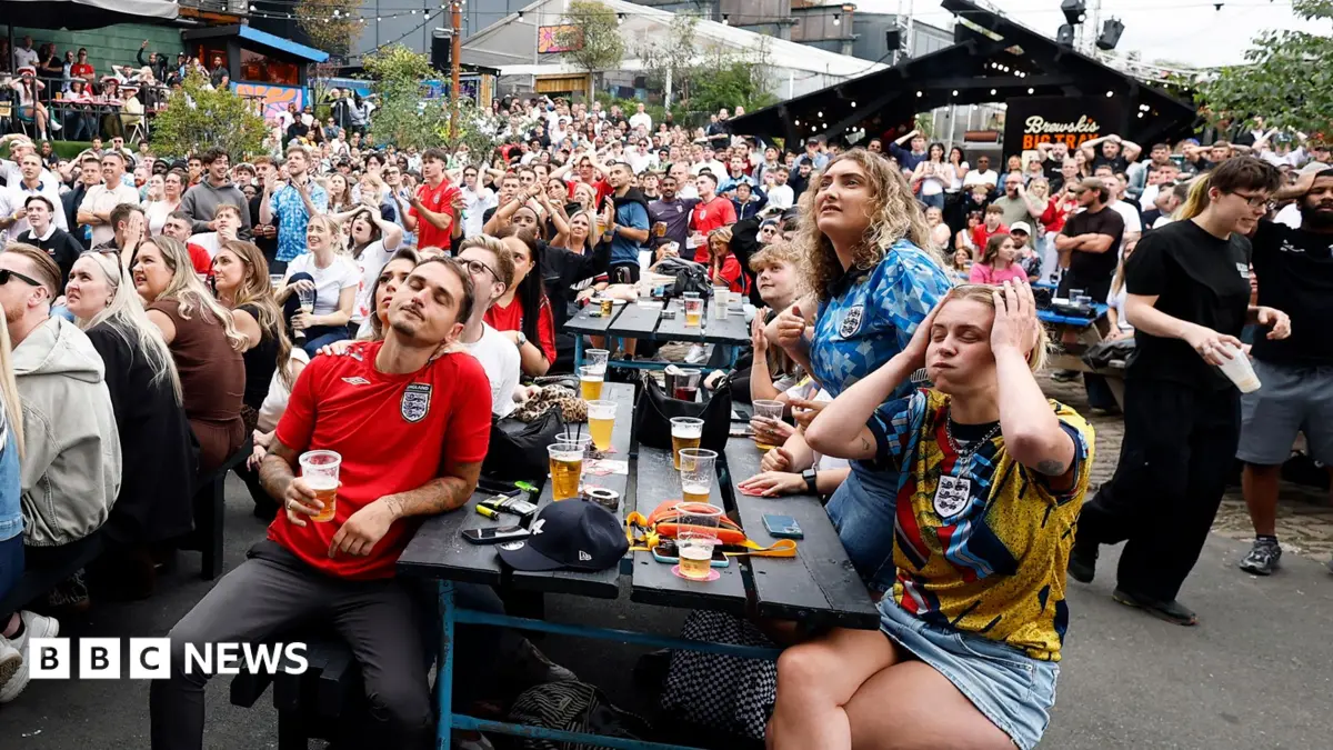 Police Chiefs Criticise Government Decision to Extend Pub Hours for England-Slovenia Match