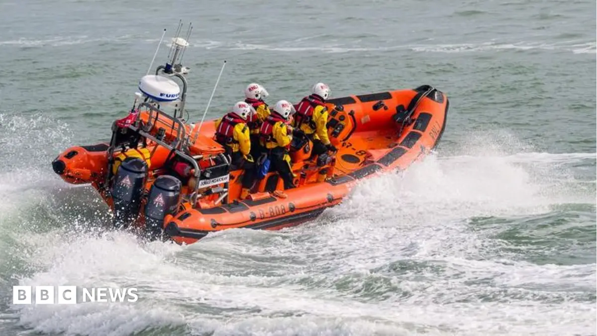 Six Rescued After Yacht Entangled in Fish Farm Off Kilchoan, West Scotland