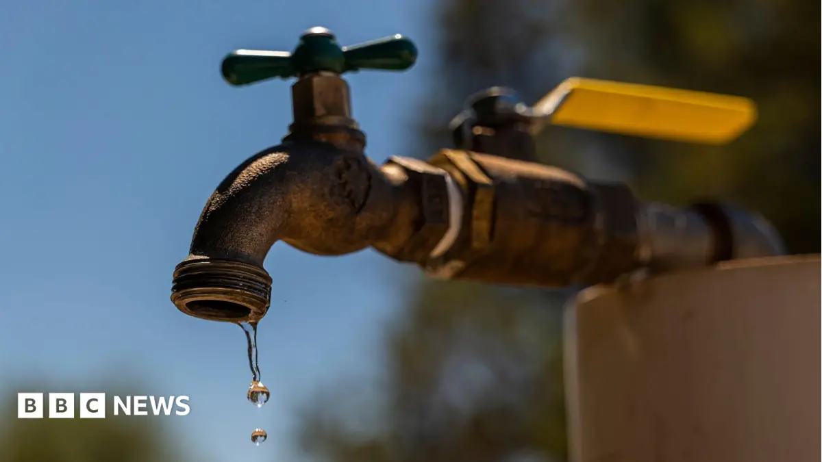 Hundred of Kent Homes Without Water After Major Southern Water Pipe Burst