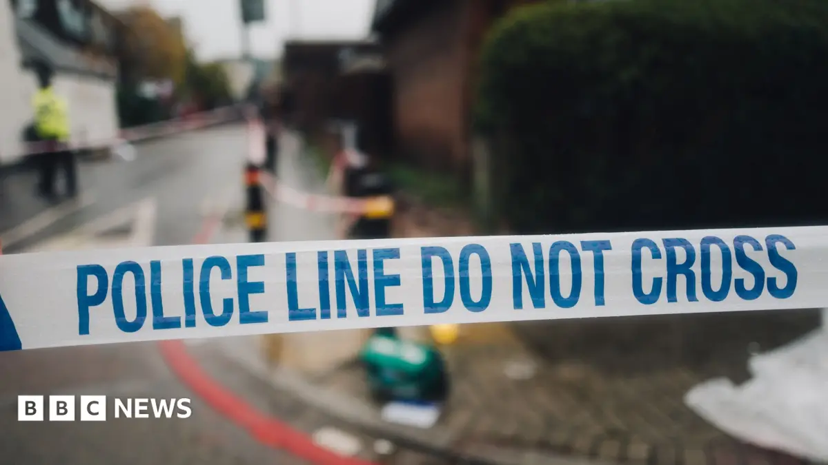 17-Year-Old Fatally Stabbed in Luton, Bedfordshire Police Open Murder Inquiry