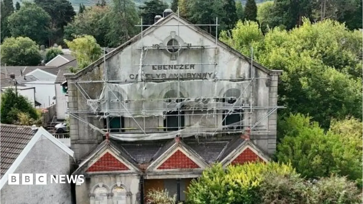 Derelict 1811 Ebenezer Chapel in Worcestershire to Be Auctioned for £1