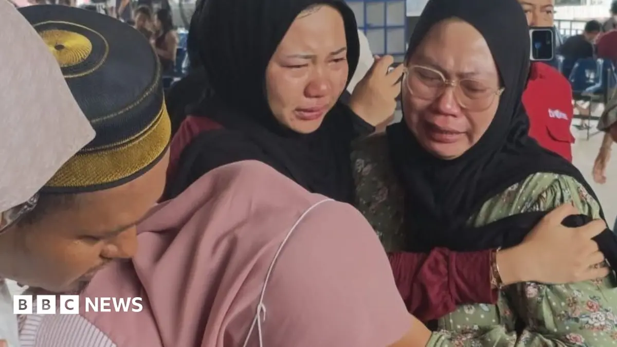 Indonesian Ferry Virgo Transport 8 Sinks in Java Sea, One Fatality Confirmed