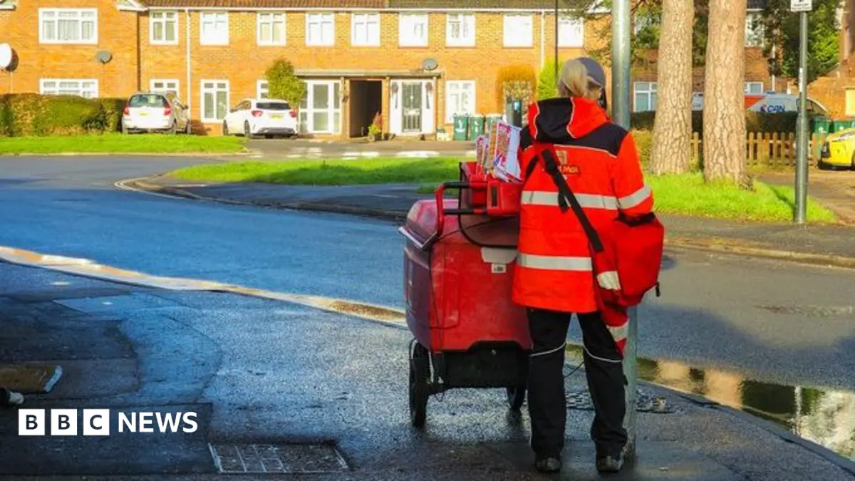 Royal Mail Losing 400 Postal Workers Weekly, Union Cites New Delivery System Failures