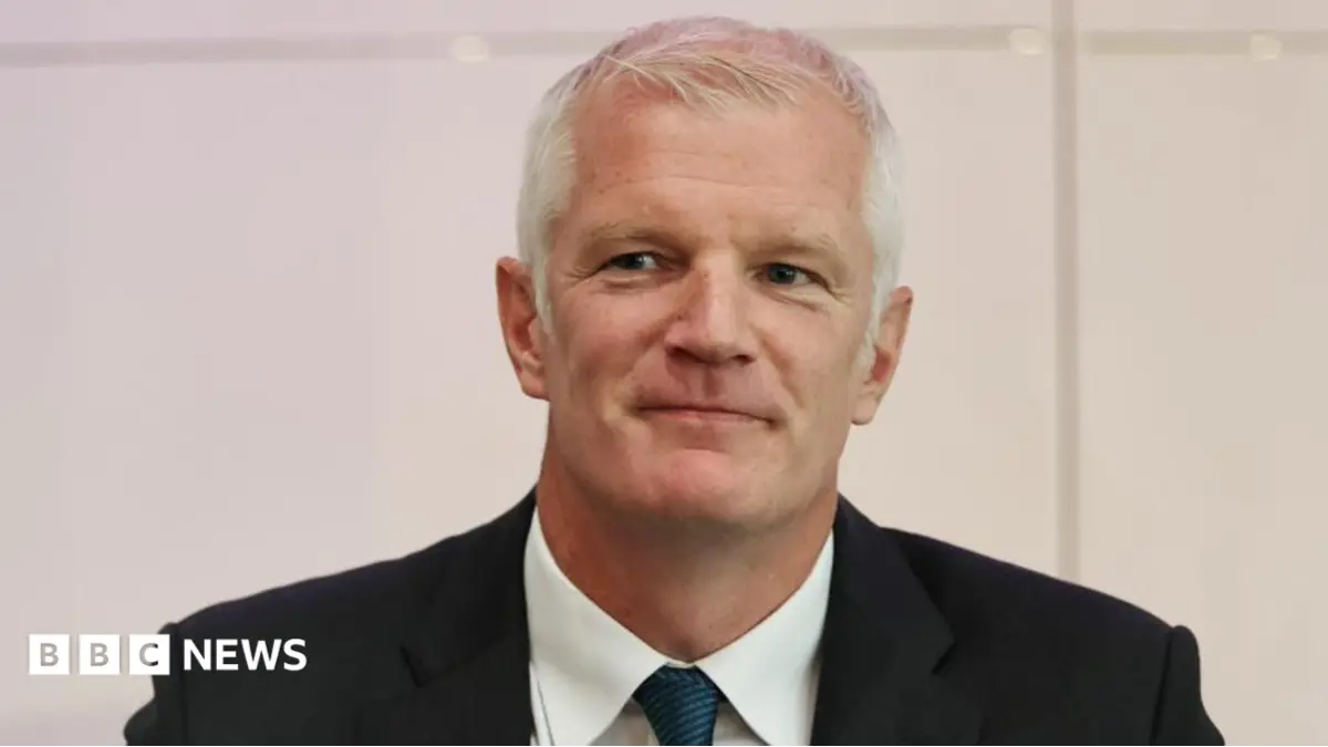 Former Defence Minister Al Carns Declines Return to Government Role