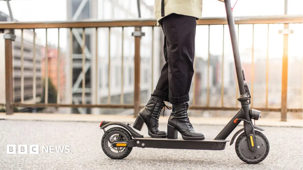 Paris Police Implement Mandatory Helmets, High-Visibility Gear for E-Scooter Users