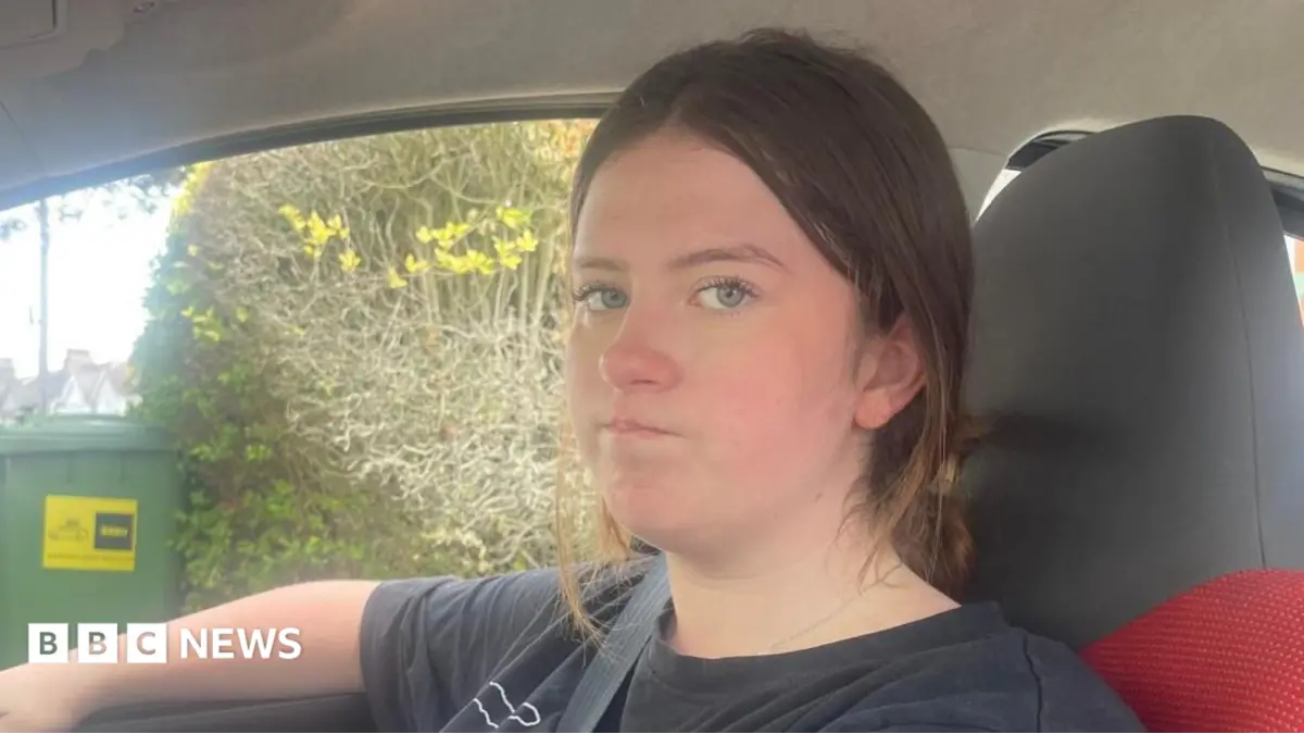 M25 Crash Traps Drivers Eight Hours, Learner Beatrix Describes Motorway Ordeal