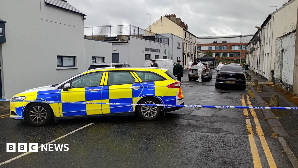 Man Dies in Burning Car at Oxfordshire Lay-by, Police Investigate