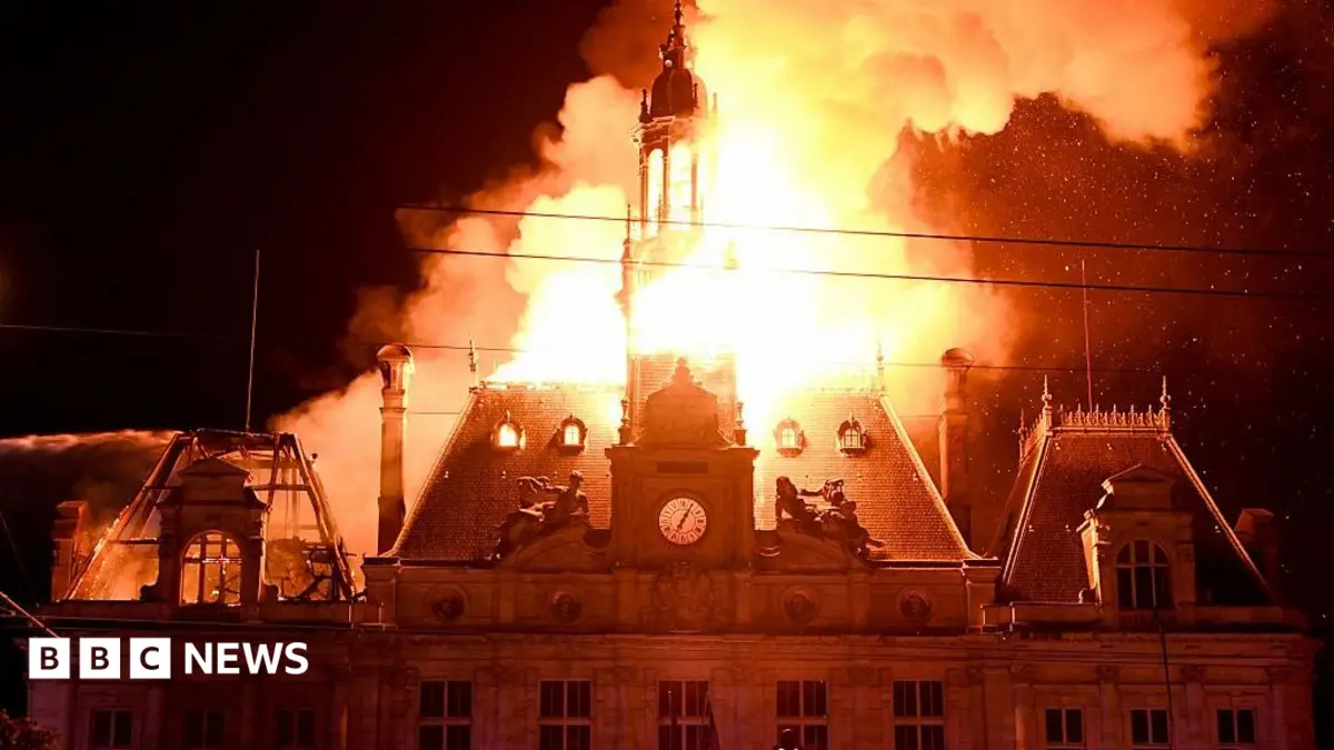 France Arrests 1,000 People as Cost of Living Protests Descend into Urban Violence