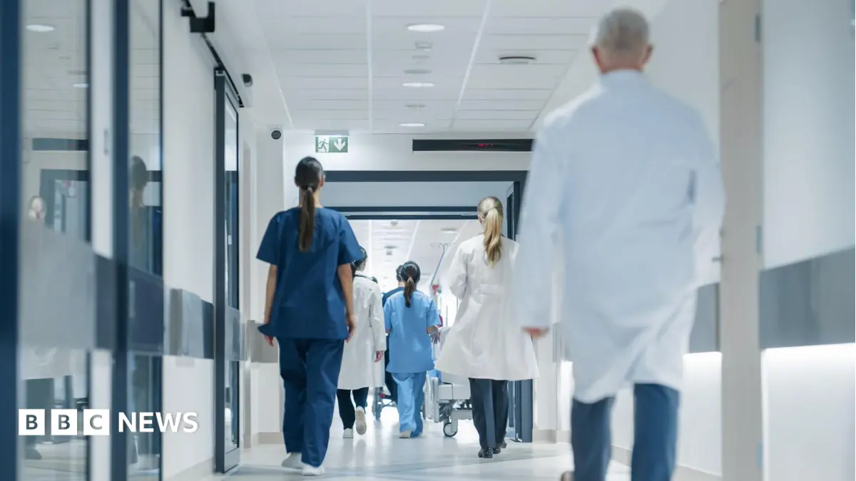 NHS Consultants and Specialist Doctors Begin 48-Hour Walkout Across England