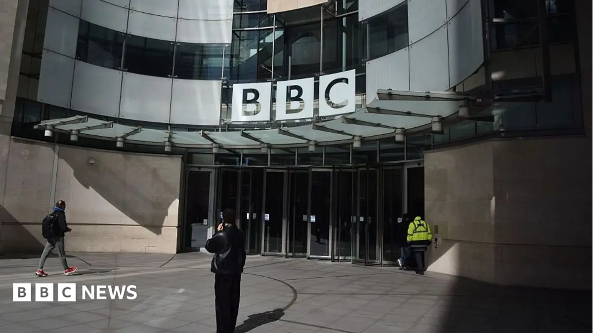 Cabinet Office Suspends Civil Service Secondments to News Organisations