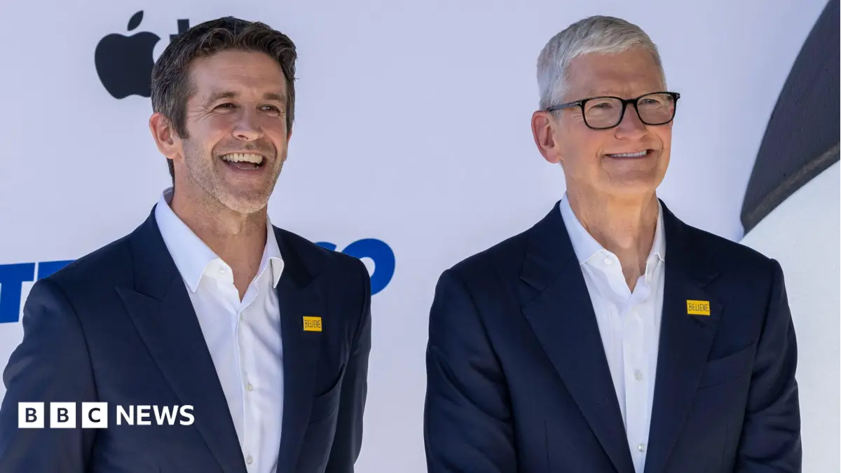 Apple Forecasts Revenue Slowdown, Citing Global Supply Chain Disruptions for Mac and iPhone