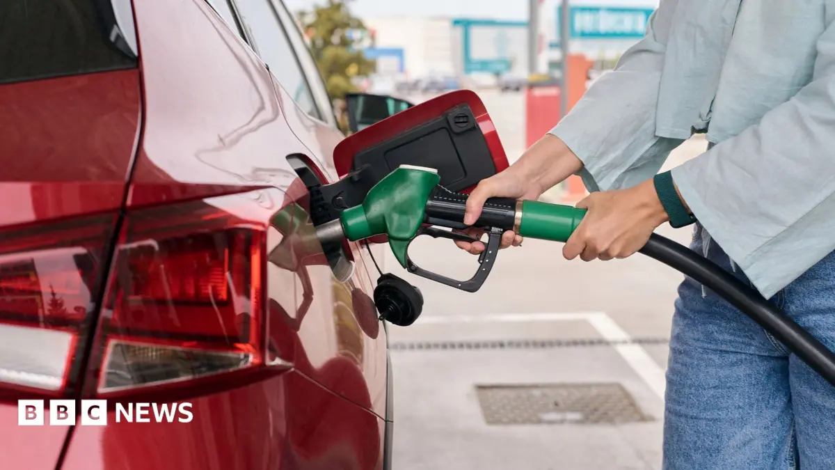 Bank of England Holds Interest Rates, Cites Energy Costs as Future Hike Driver