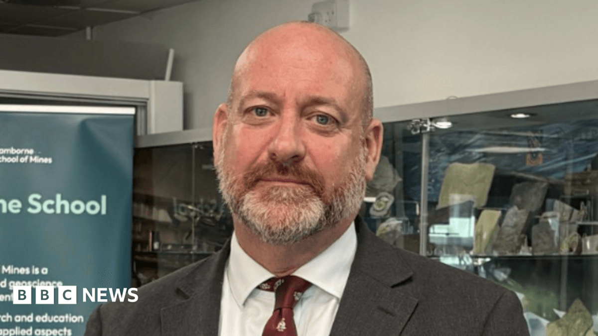 Labour Suspends Perran Moon as Second MP Faces COVID Loan Repayment Inquiry