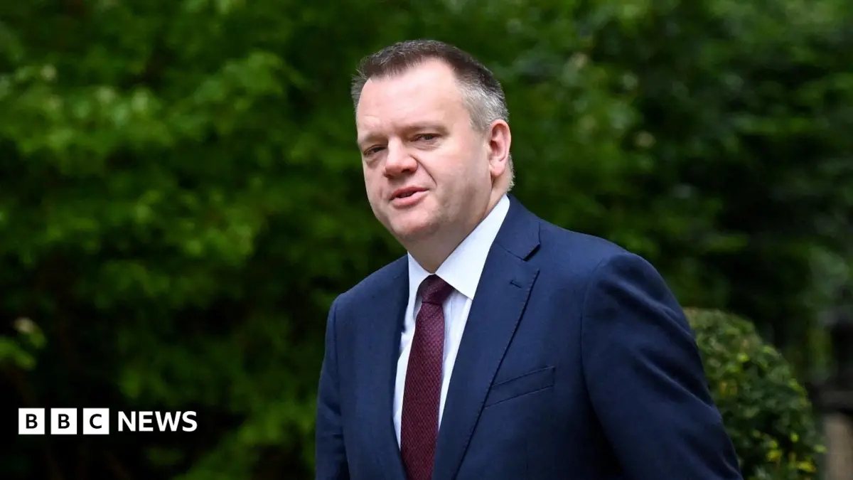Al Carns Endorses Andy Burnham Amidst Labour Leadership Challenge Speculation