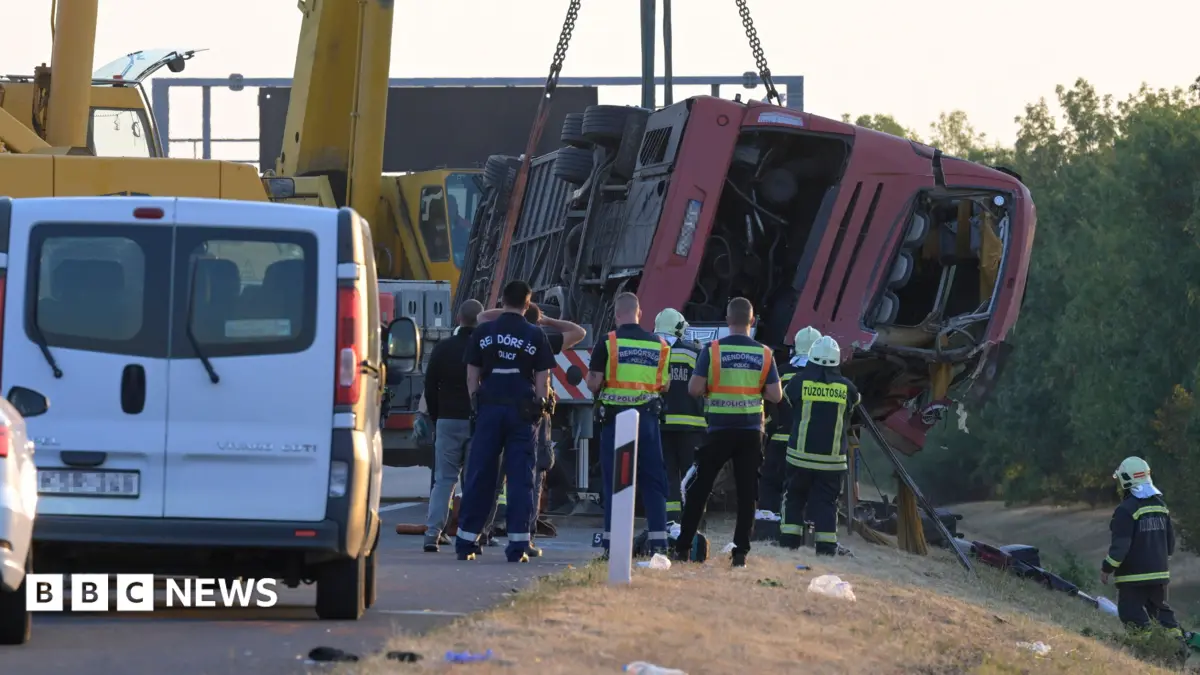 Twelve Polish Citizens Die, Dozens Injured as Bus Overturns on Hungarian M7 Motorway