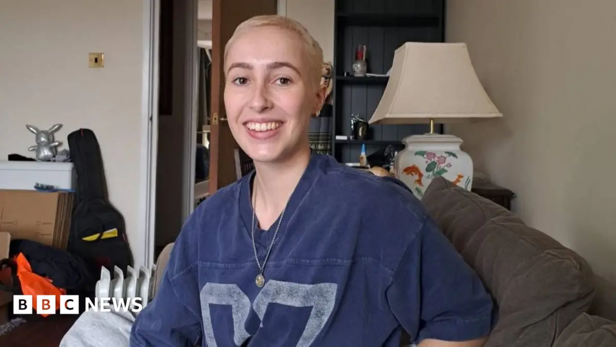 Identical Twin Caitlin Leggett Dies Weeks After Acute Myeloid Leukaemia Diagnosis