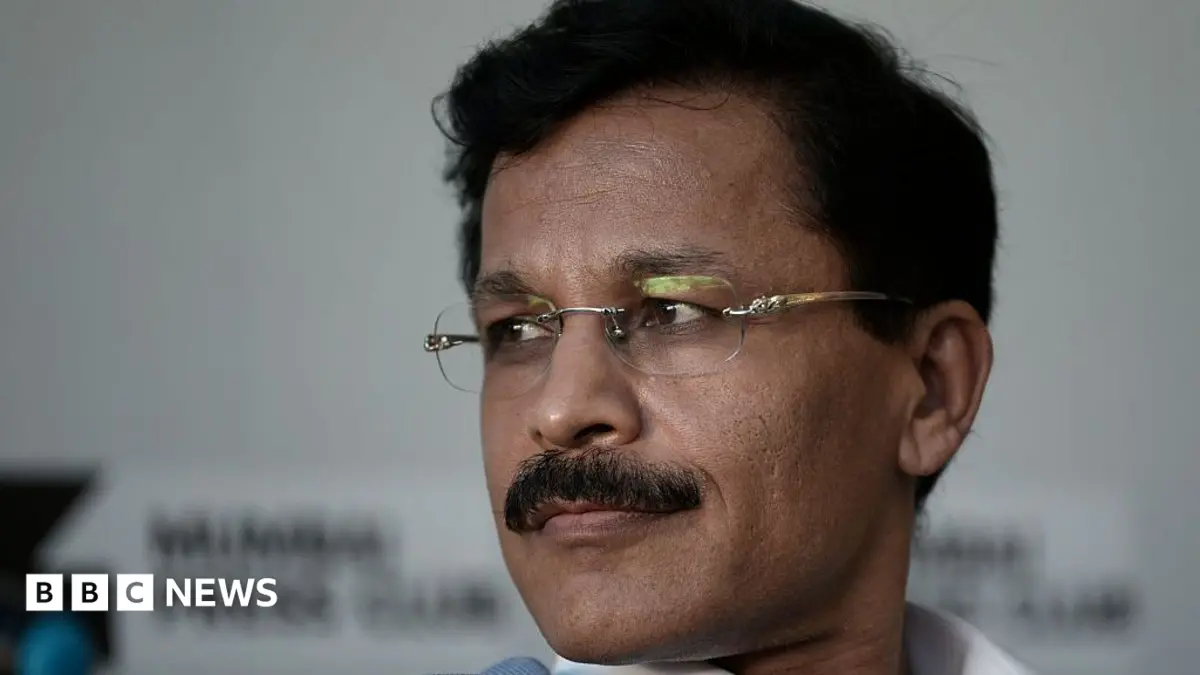 Indian Civil Servants Face Public Scrutiny Over Bureaucratic Delays, Rewarding Strict Adherence to Rules