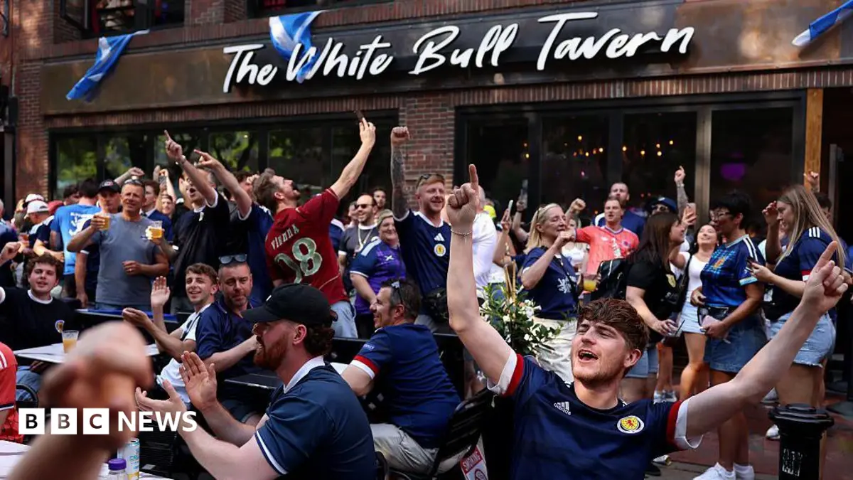 US Hospitality Sector Sheds 21,000 Jobs in June After World Cup Hopes