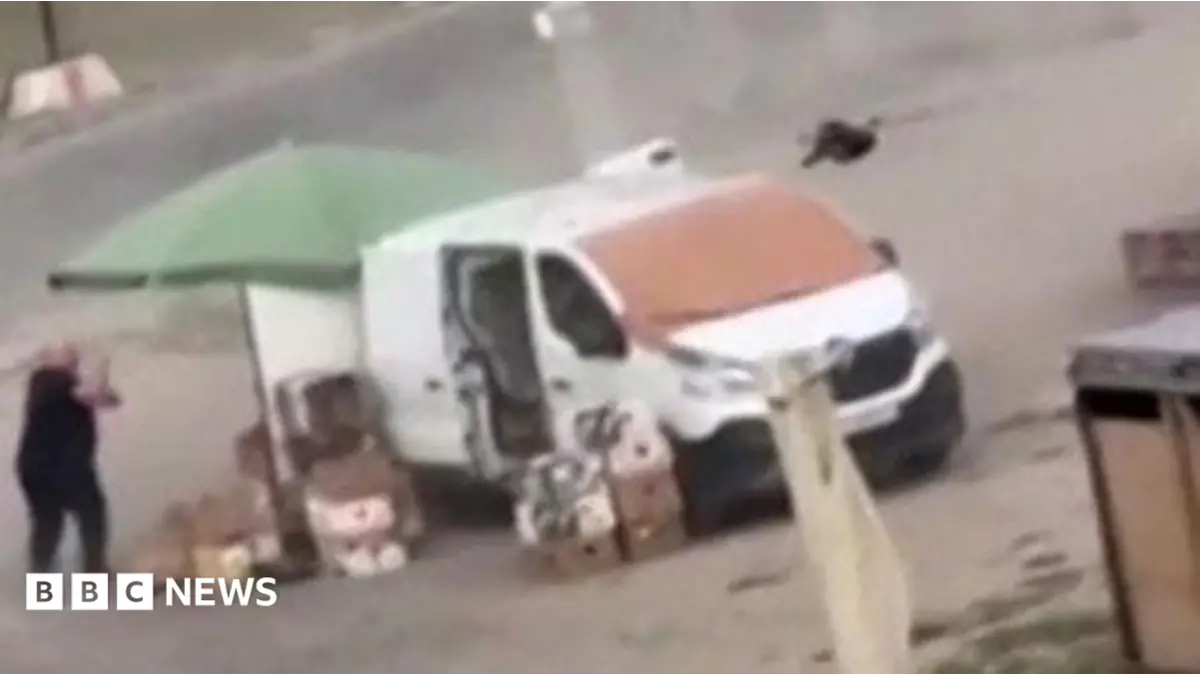 Russian Drone Pursues Ukrainian Civilian Street Vendor in ‘Human Safari’ Attack