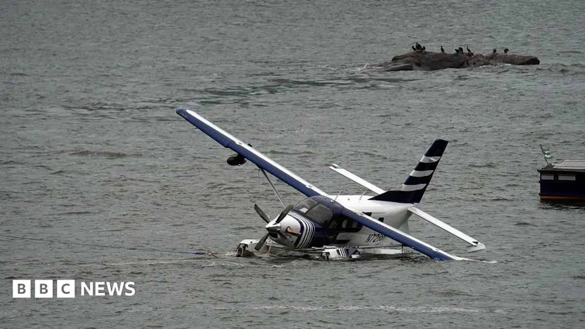 Eight Passengers Rescued After Seaplane Makes Hard Landing in Manhattan's East River