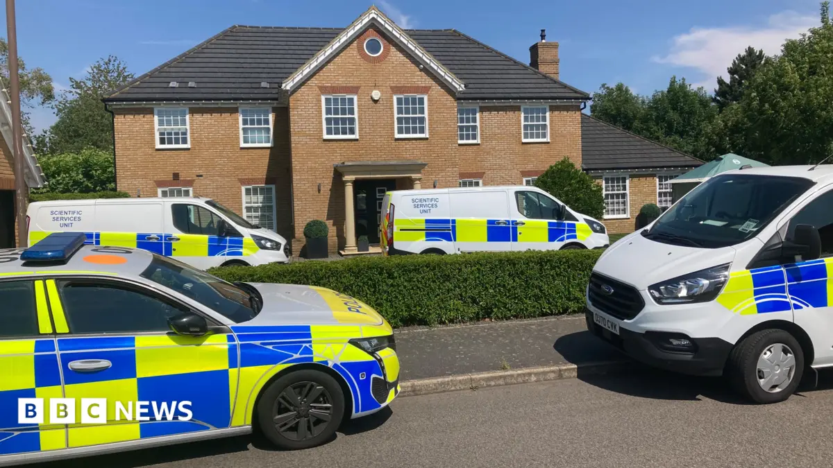Bedfordshire Police Pursue Suspect Abroad After Mother, Two Children Found Deceased