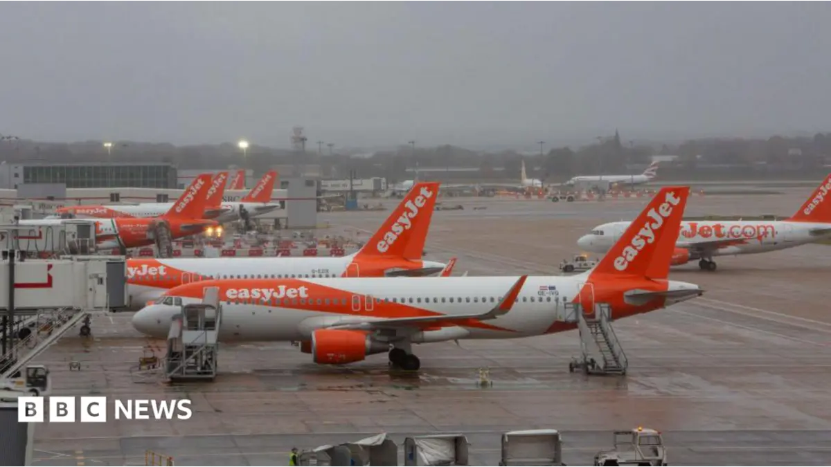 Hundreds of Flights Delayed at Heathrow, Gatwick Amid Southern UK Thunderstorms