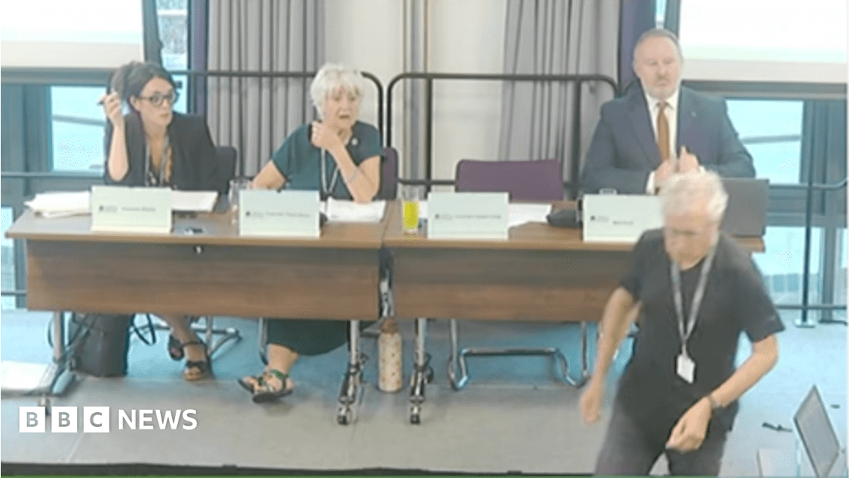 Warwick District Council Initiates Investigation After Meeting Halted By "Breakdown in Proceedings"