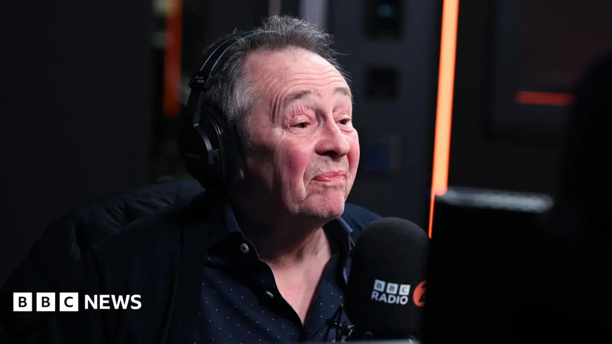 Comedian Paul Whitehouse Mugged at Islington Cash Machine in London