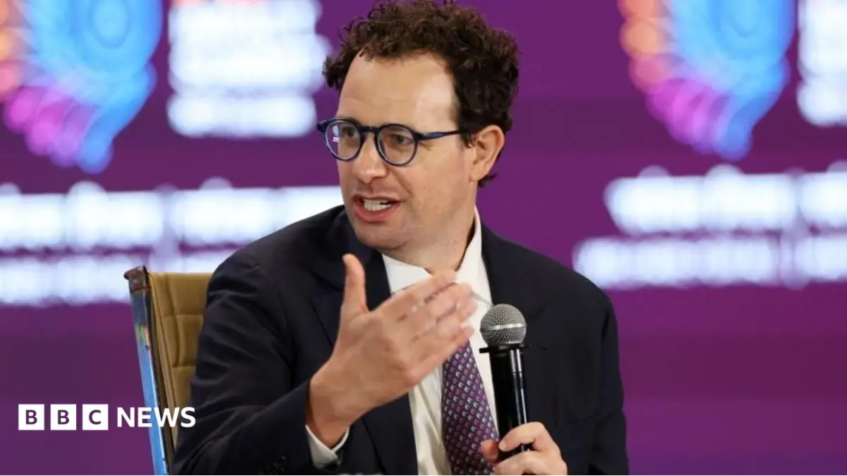 Regulating Artificial Intelligence: Global Challenges Hinder 'Slowdown' Proposals