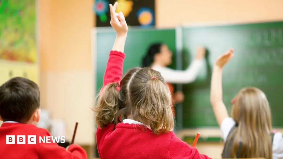 English Schools Advised to 'Wear More Clothes' Amid Soaring Energy Bills